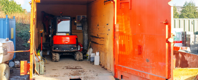 Stay Organized with Mobile Storage Between Contractor Projects